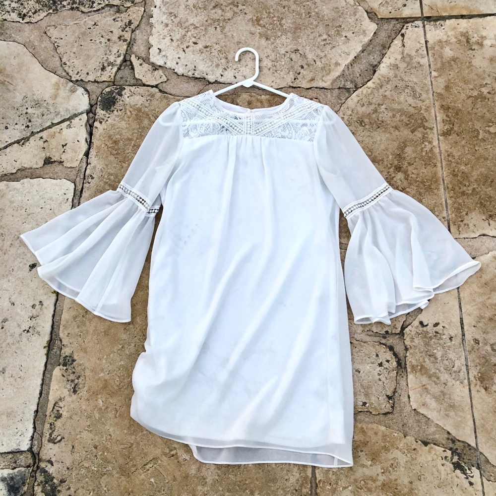 Mini flow dress.